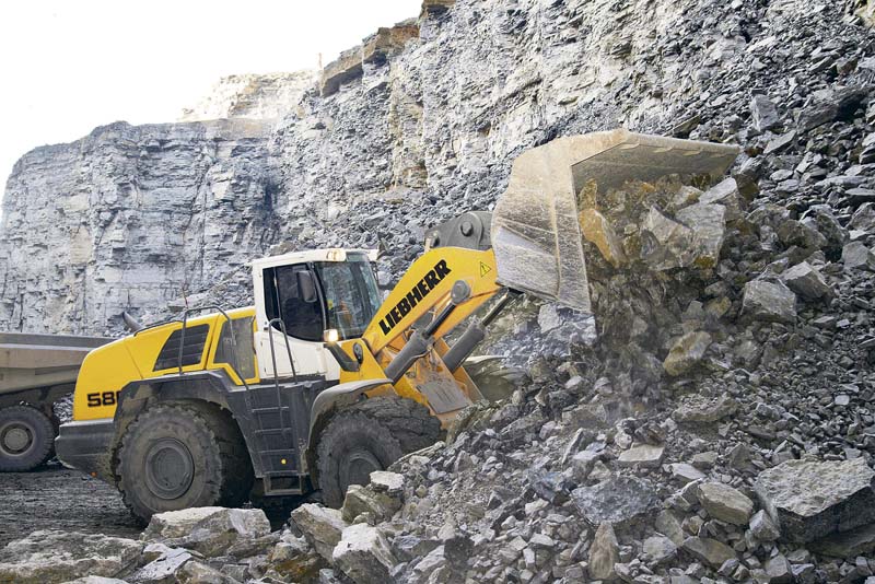 Liebherr-Radlader L 586 im Steinbruch. (Foto: Liebherr International Deutschland GmbH)