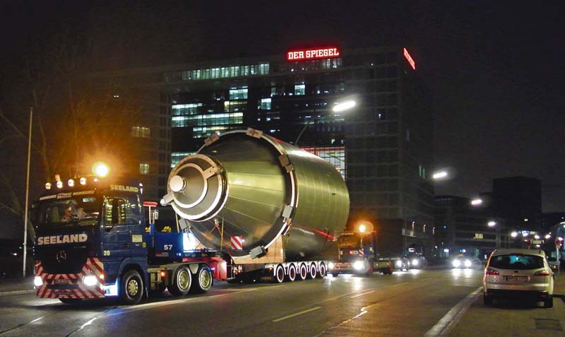 Mit 6 Metern Durchmesser durch Hamburgs Innenstadt. (Foto: BigMove AG)