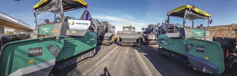 Werwie hat gleich mehrere Beschicker des Herstellers Vögele in seinem Mietpark. (Foto: WMH Werwie Maschinen-Handels GmbH)