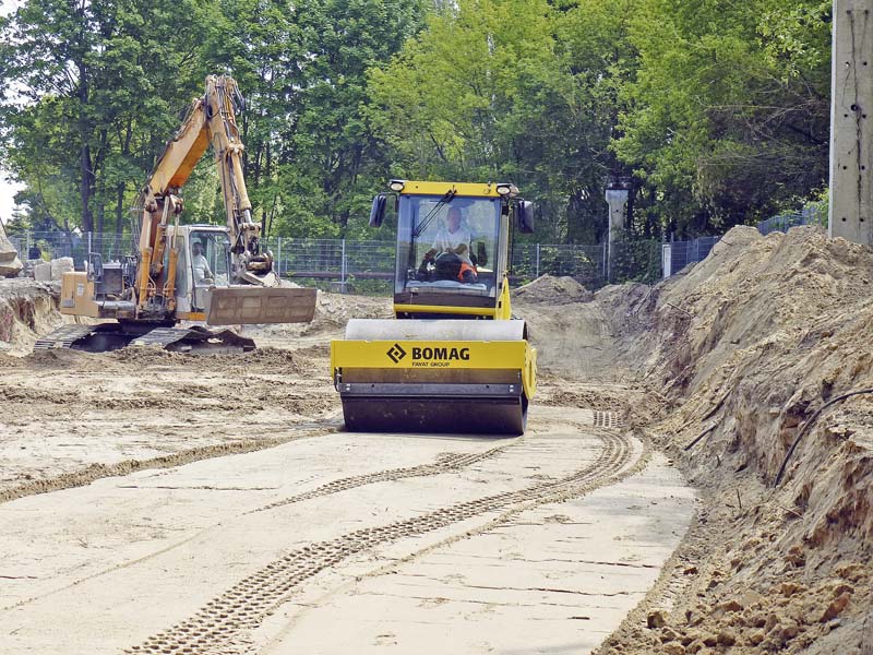 Eine Effizienz-Klasse für sich. Mit 190 Zentimeter Arbeitsbreite beschleunigt der neue Bomag BW 197 DH-5 den Baufortschritt in vielfältigen Anwendungsbereichen. (Foto: Bomag)