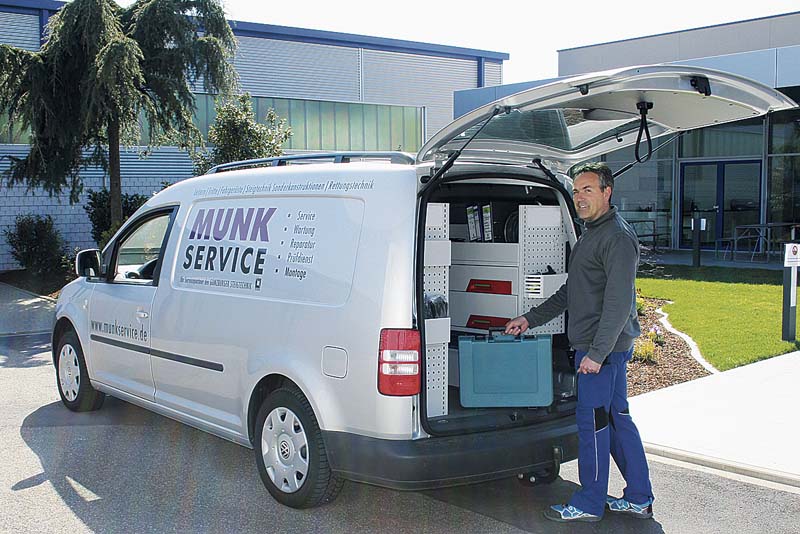 Die Servicetechniker der Munk Service GmbH können auch über den Fachhandel angefordert werden.   (Foto: Günzburger Steigtechnik GmbH)