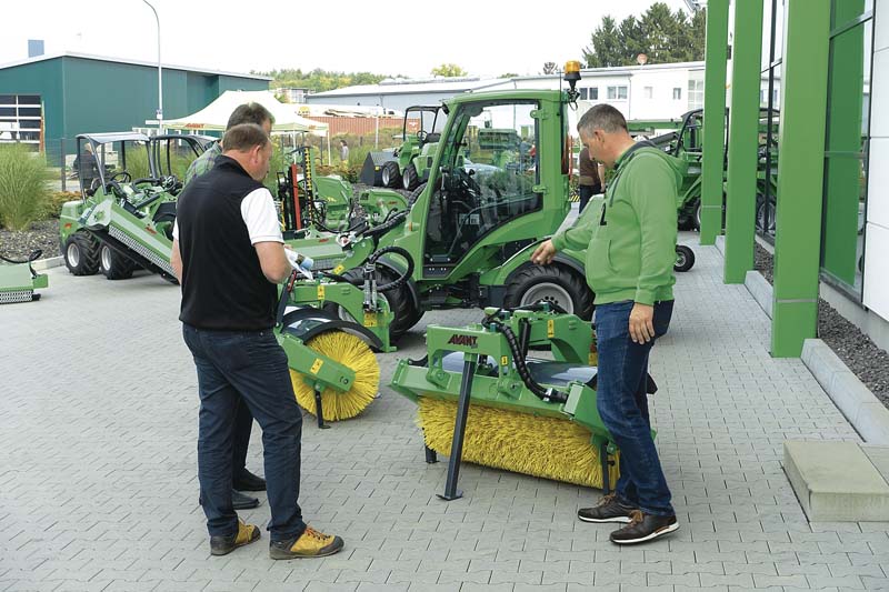 Anbaugeräte garantieren einen multifunktionalen Einsatz der Lader.  (Foto: Avant Tecno Deutschland GmbH)