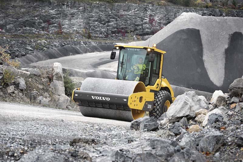 Die vielseitigen und intelligenten Erdbauwalzen aus dem Hause Volvo liefern höchste Leistung und Effizienz, unabhängig von den Baustellenbedingungen oder dem zu verdichtenden Material.   (Foto: Volvo Construction Equipment)