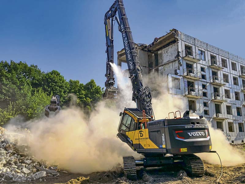 Kettenbagger mit bester Sicht auch in schwierigen Situation.   (Foto: Swecon Baumaschinen)