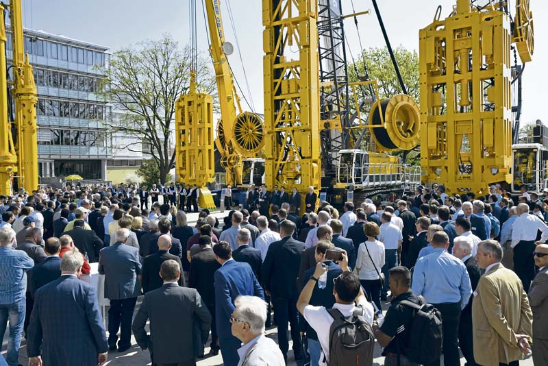 Eröffnung der dreitägigen Hausaustellung der Bauer Maschinen Gruppe am 21. April. (Foto: Bauer AG)