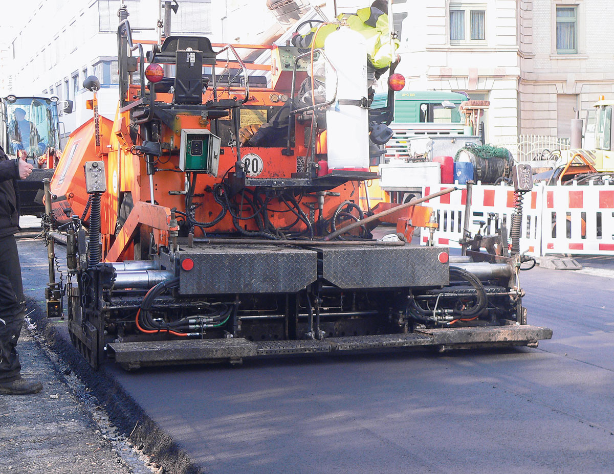 m Straßenbau werden in Baden-Württemberg viele öffentliche Aufträge für die Bauwirtschaft vergeben. (Foto: Verband der Bauwirtschaft)