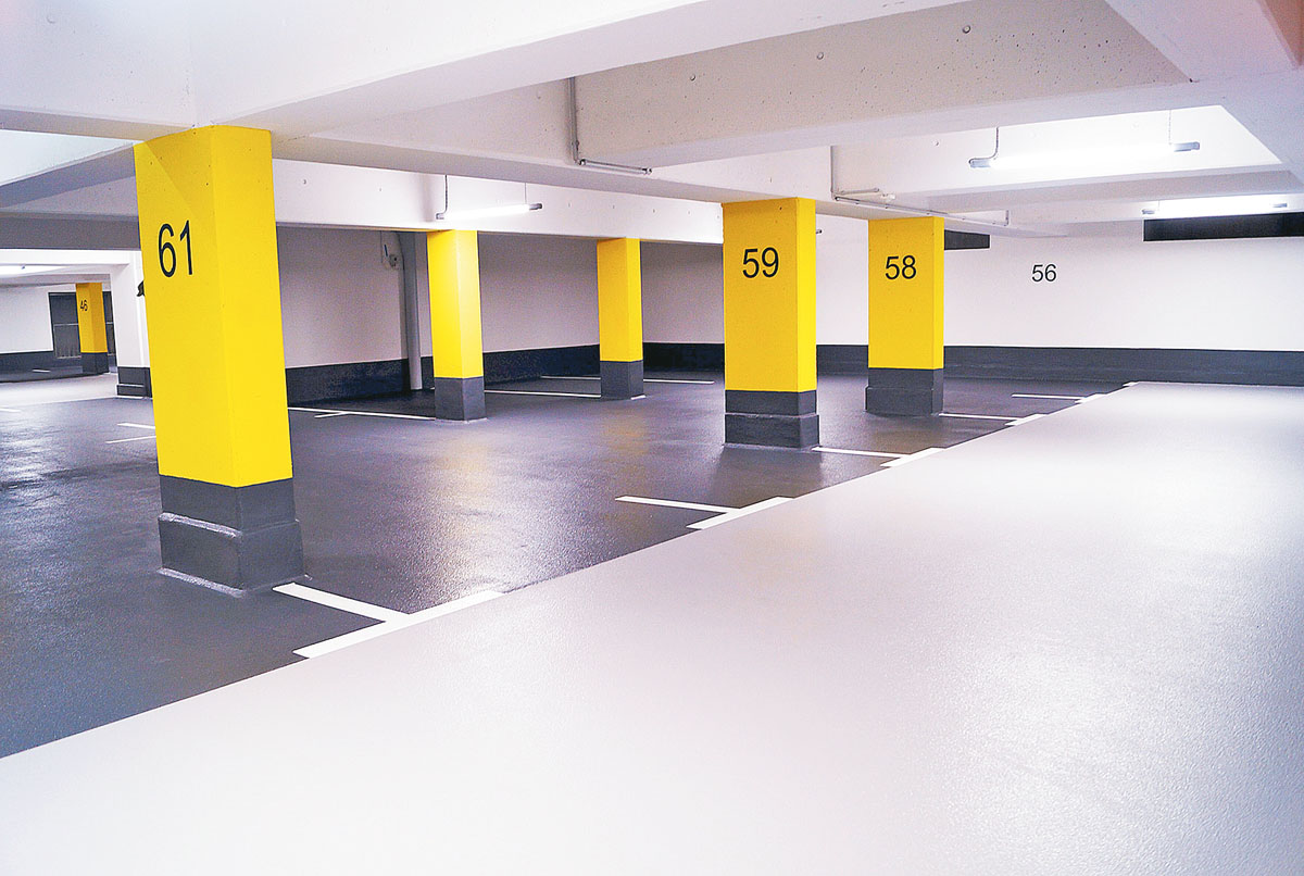 Die Farbgestaltung sorgt für mehr Helligkeit  in der Tiefgarage. (Foto: Muhsau Kindl Ingenieurgesellschaft mbH)