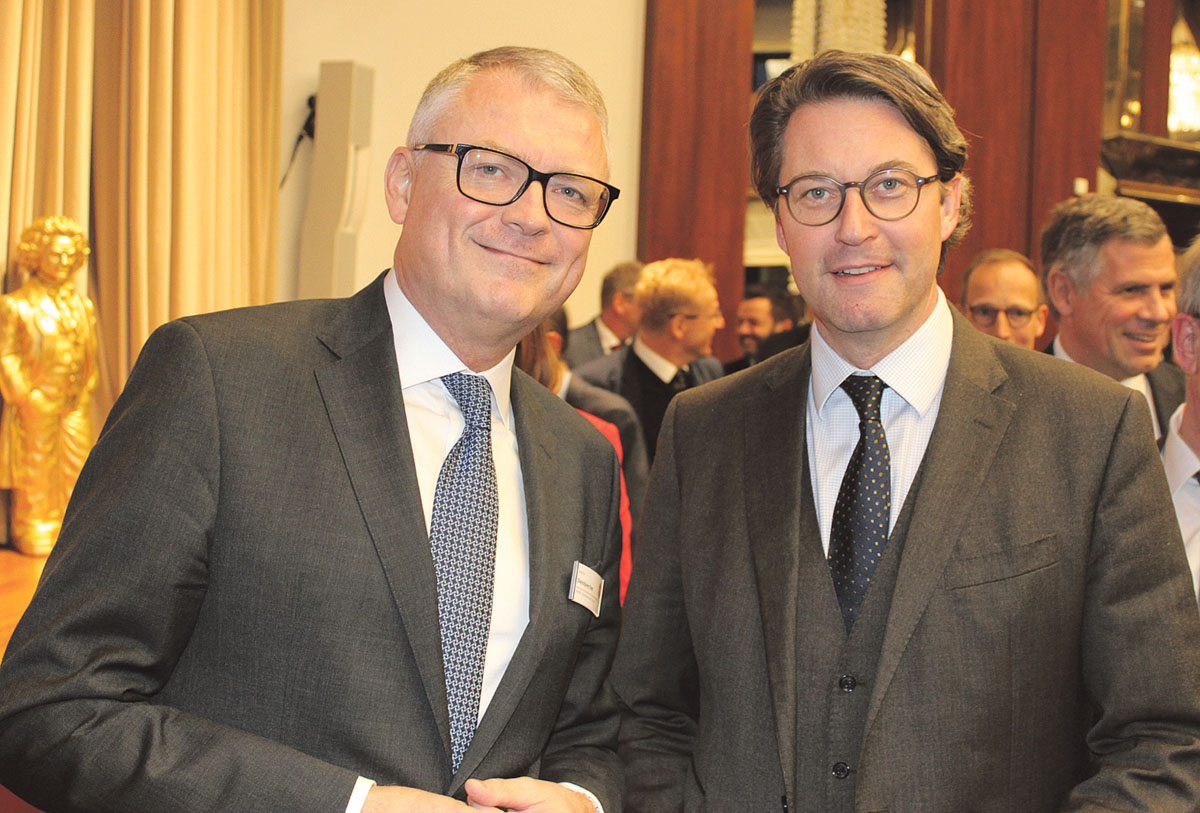 Bundesverkehrsminister Andreas Scheuer und BVMB-Präsident Martin Steinbrecher beim Neujahrsempfang der mittelständischen Bauwirtschaft. (Foto: jasch zacharias)