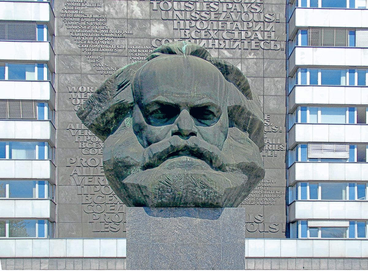 Das 1971 errichtete Karl-Marx-Ensemble gehört zu den städtebaulichen Attraktionen in  Chemnitz. (Foto: Pixabay)