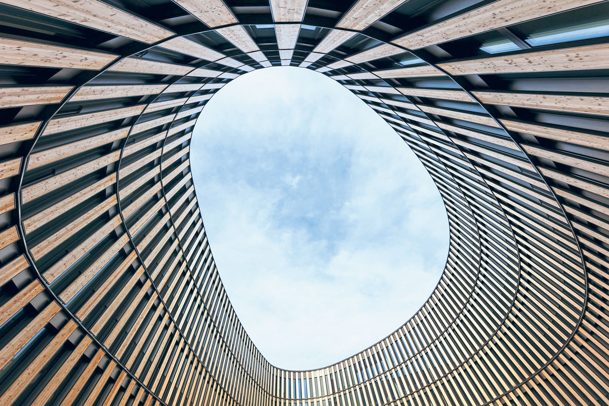 as neue Rathaus in Freiburg ist mit dem DGNB-Preis für „Nachhaltiges Bauen“ prämiert worden. (Foto: ingenhoven architects / HGEsch)